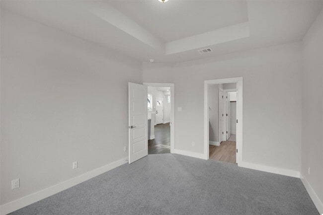 Building Photo - 208 Mirabeau Way