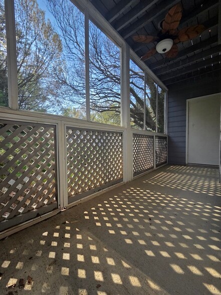 Building Photo - 6043 Green Forest Dr