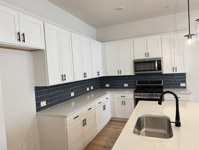 Building Photo - 1313 Eureka Spgs St