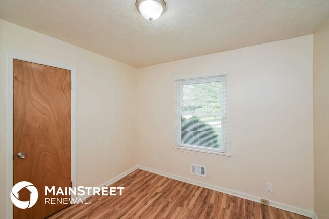 Building Photo - 2224 Peaslee Rd