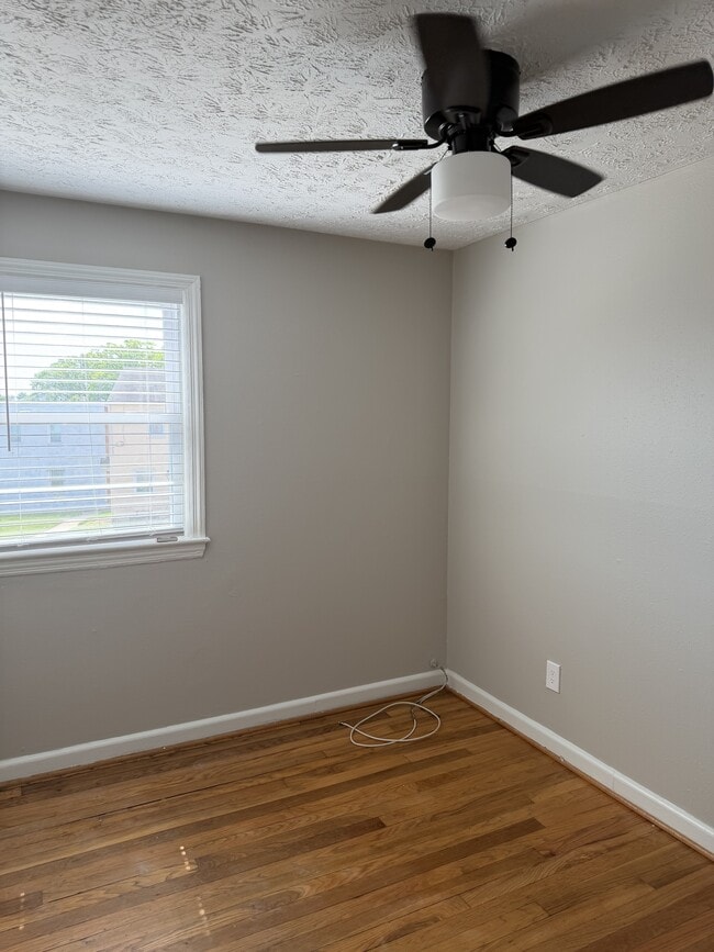 Building Photo - 3841 26th Ave