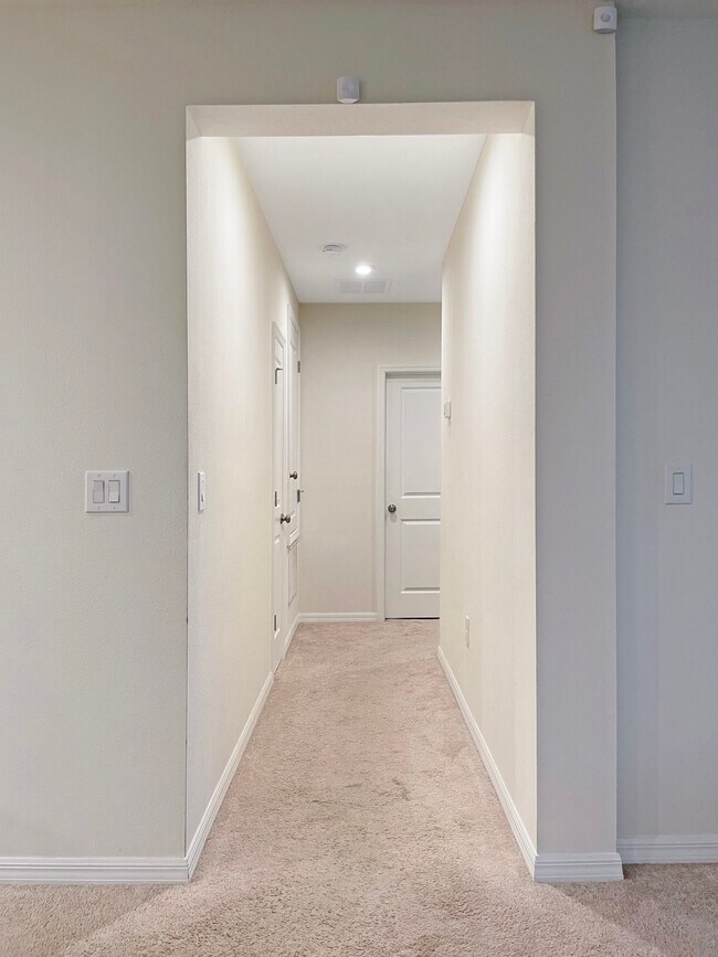 Building Photo - 307 Millstone Ct