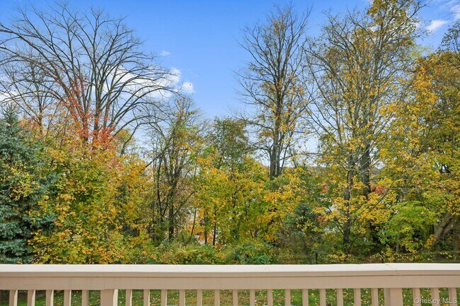 Building Photo - 45 High Point Cir