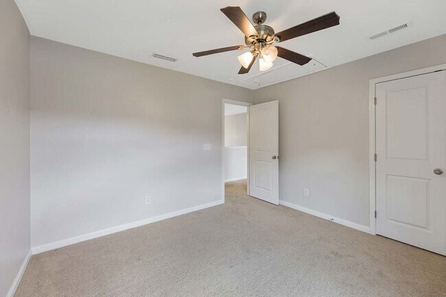 Building Photo - Welcome Home!!! Beautiful 3b 2.5b in Masse...