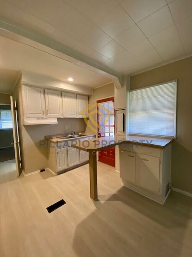 Building Photo - 5260-5262 Fletcher Avenue