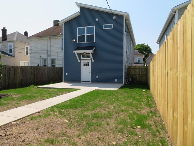 Building Photo - 1446 Wendell Ave