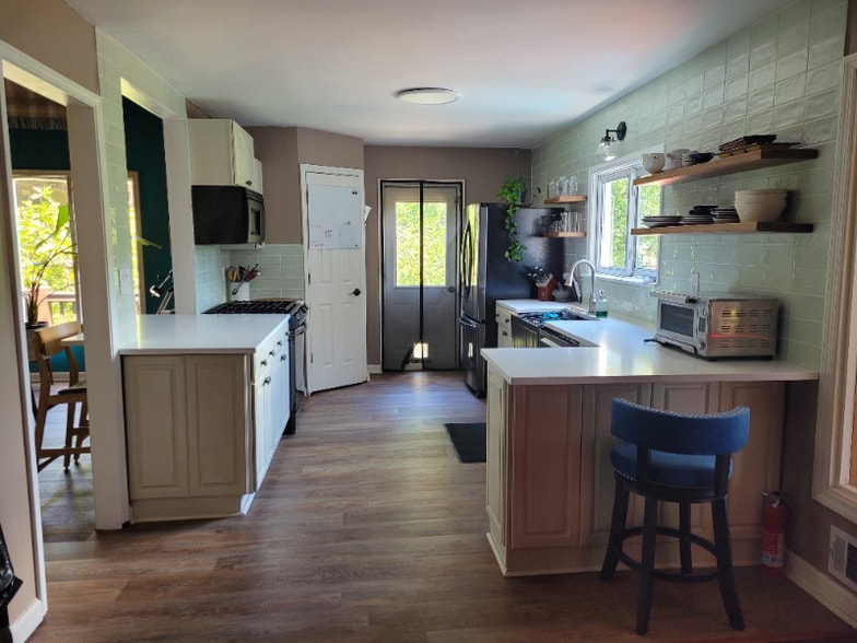 Building Photo - 967 Smoketree Dr