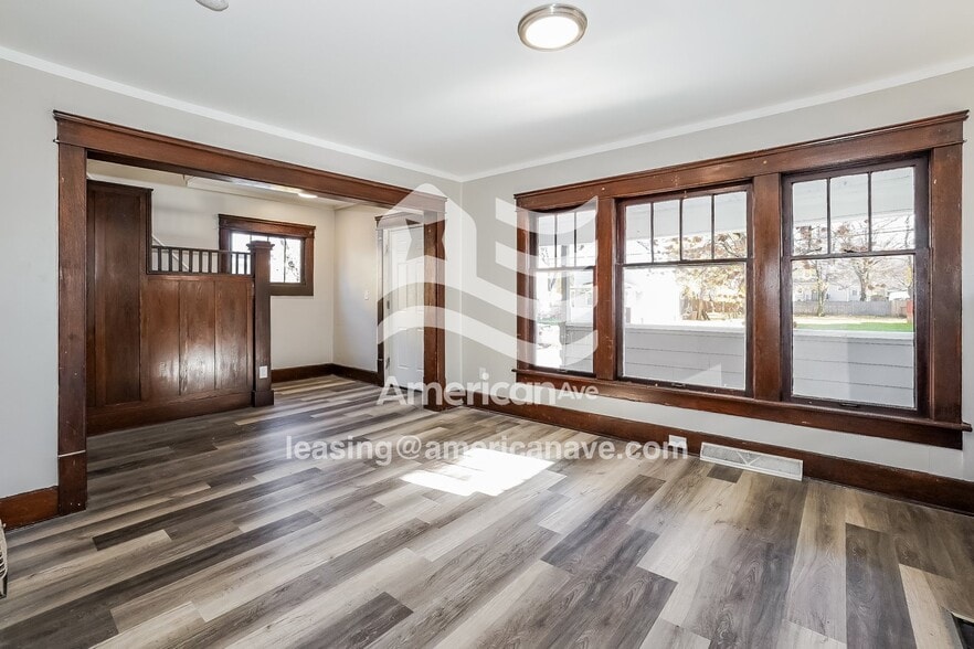 Building Photo - 724 Carlysle St