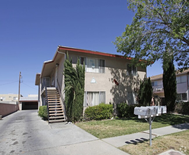 Primary Photo - 38739 5th St E
