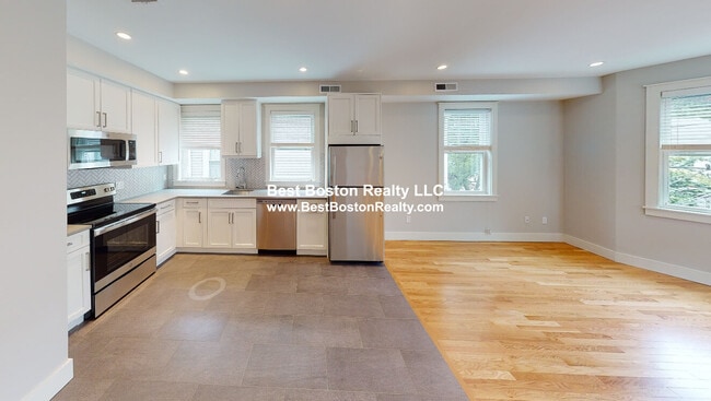 Building Photo - 70 Spring St