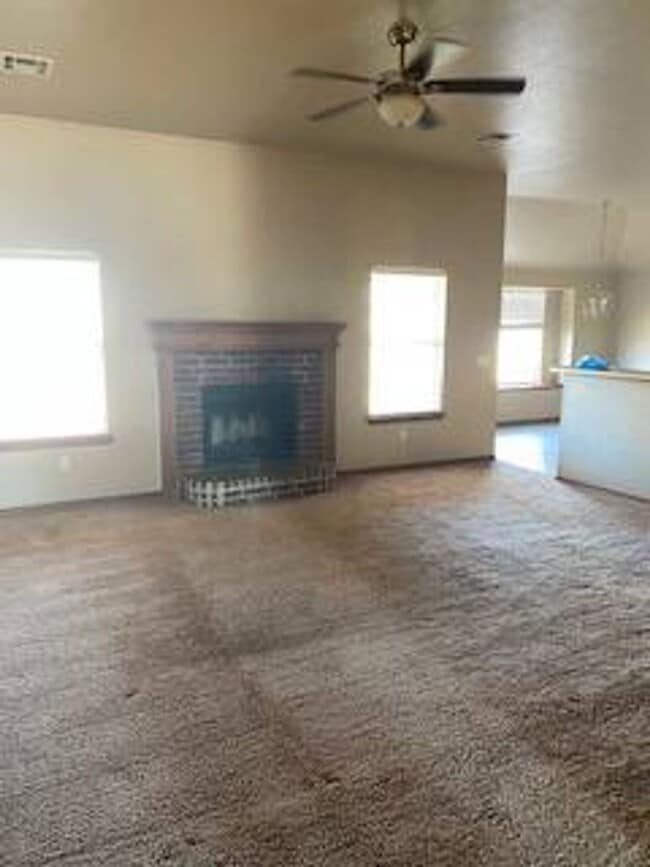 Building Photo - Edmond Home for lease
