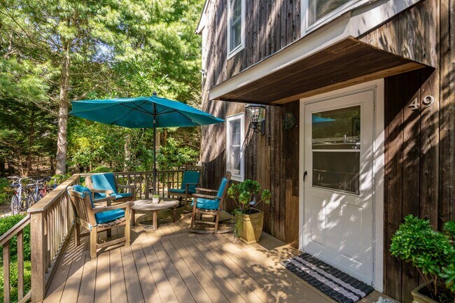 Building Photo - 49 Wooded Oak Ln