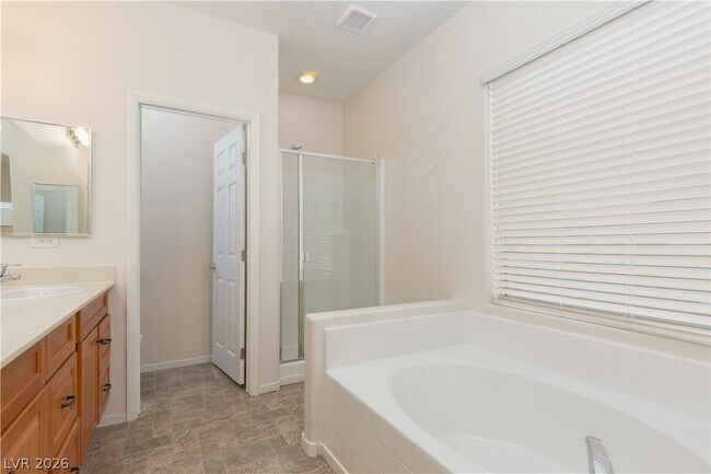 Building Photo - 2875 Rough Green St