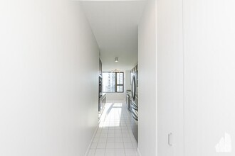 Building Photo - 2 bedroom in Chicago IL 60647