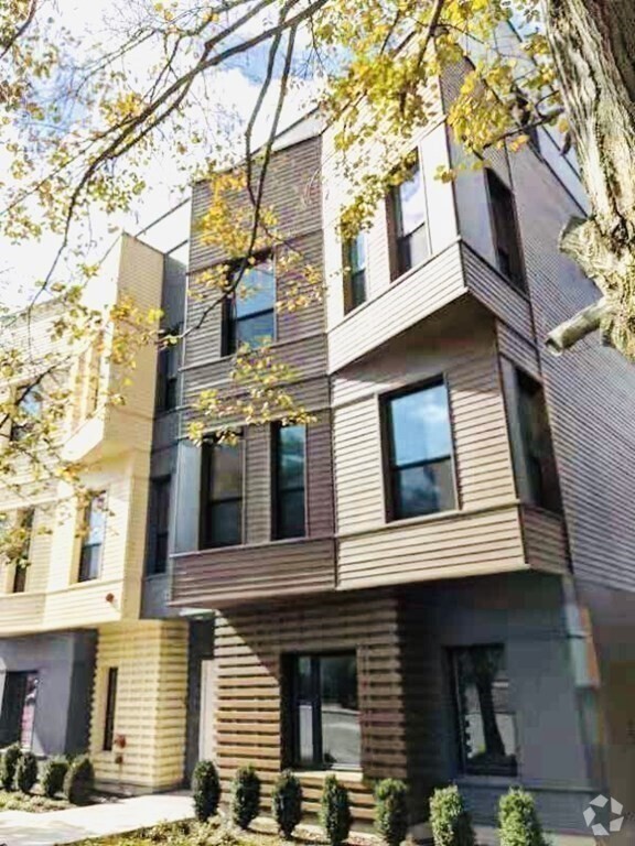 Building Photo - 119-141 Hyde Park Ave-