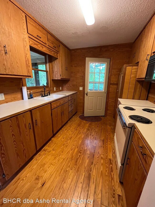 Building Photo - 2 br, 2 bath House - 326 Monticello Dr