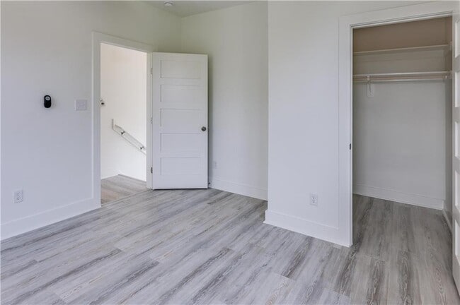 Building Photo - 1907 E 17th St