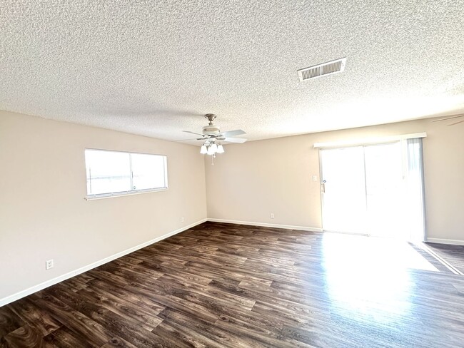 Building Photo - Your Perfect Single-Story Oasis in Las Vegas!