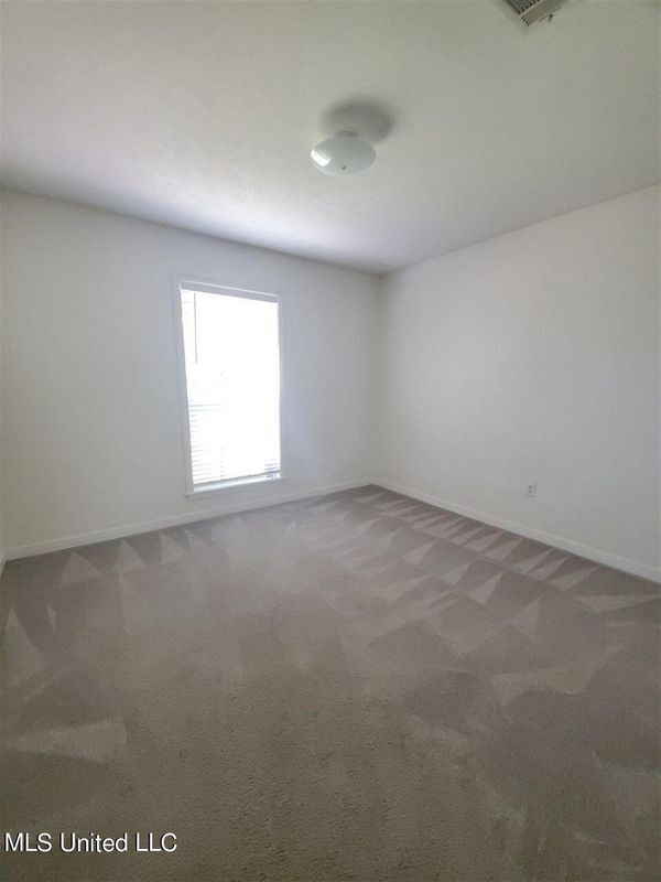 Building Photo - 208 Foxwood Cove