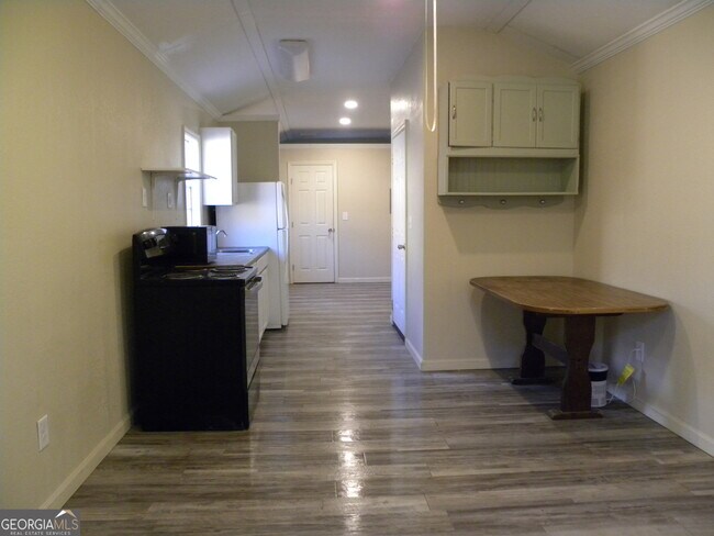 Building Photo - 105 WZ