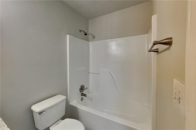 Building Photo - 123 Burton Dr