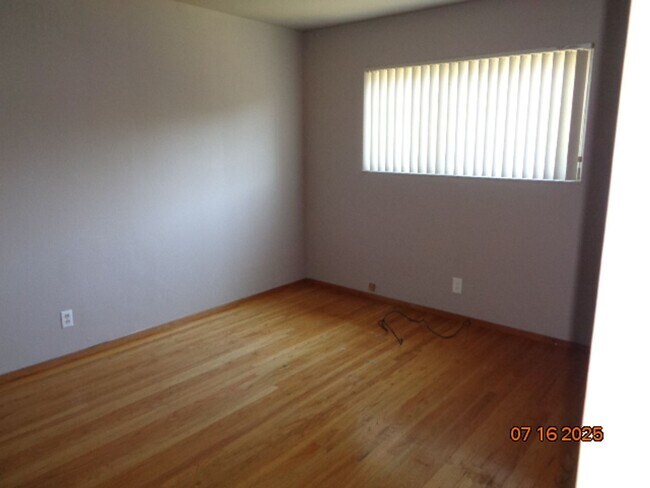 Building Photo - 297 Juniper St