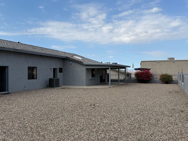 Building Photo - Available now - Unfurnished - Long Term