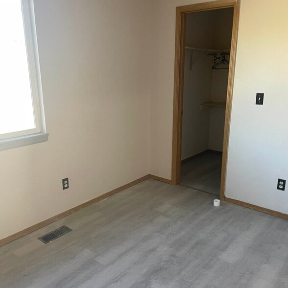 Bedroom with walk-in closet - 2309 Split Rock Dr