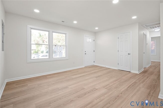Building Photo - 1723 Blair St