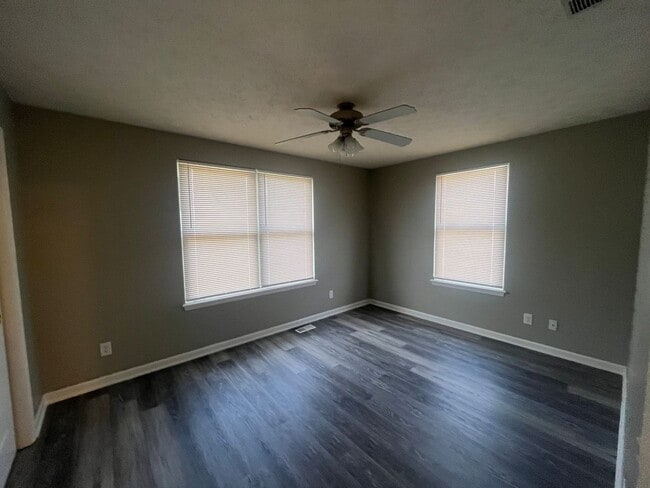 Building Photo - South Lafayette Modern and Spacious 4 Bed/...