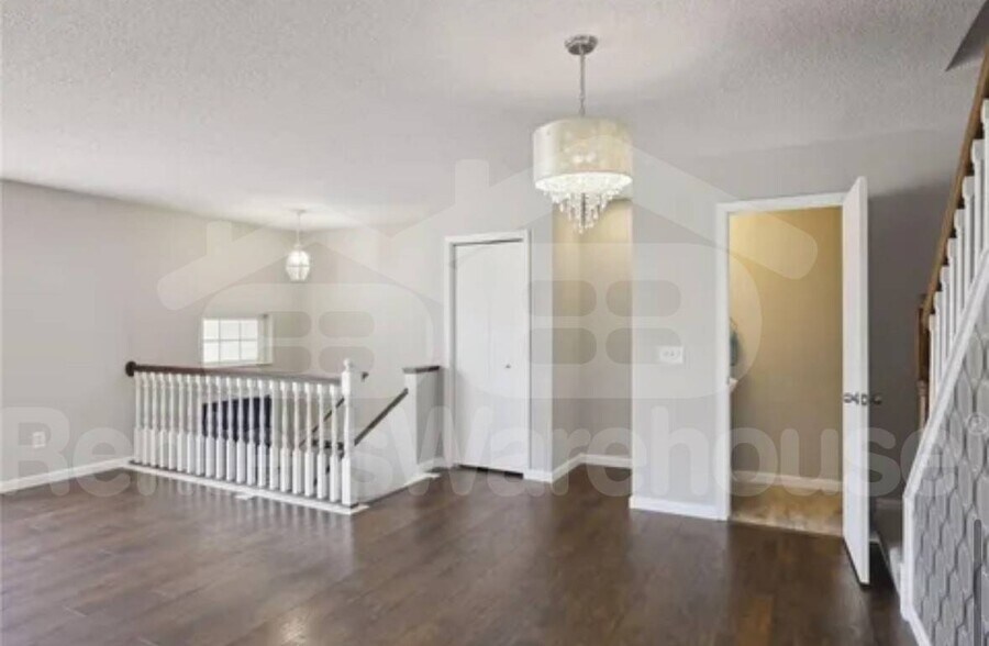 Building Photo - 16168 70th Pl N