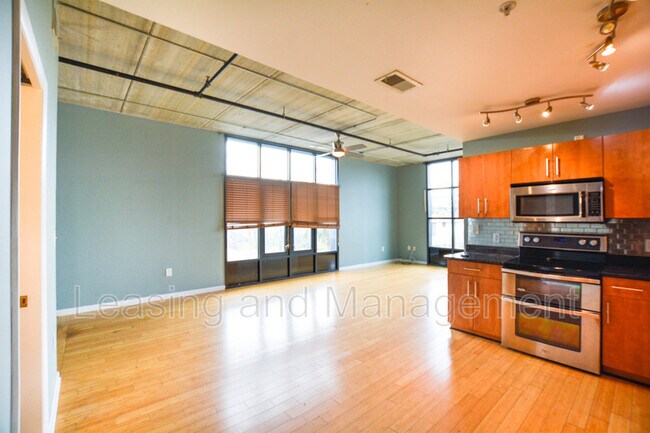 Building Photo - 1 Cool Blow St