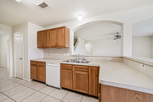 Building Photo - 7102 Calix Ln