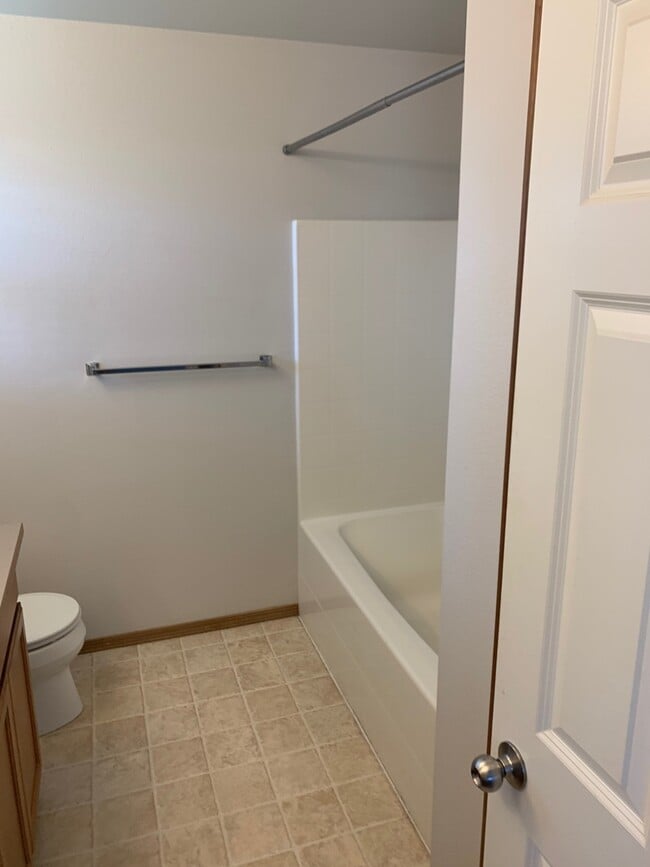 Building Photo - Spacious 4 Bed 2 Bath Home in Ellensburg
