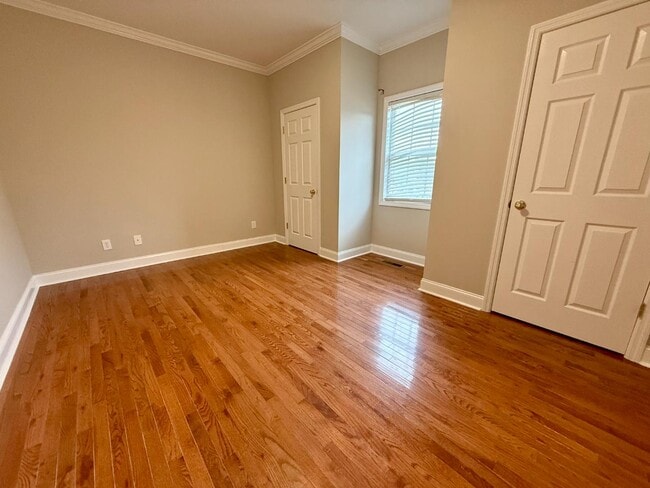 Building Photo - 105 Bent Brook Dr