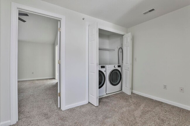 Building Photo - 92 Barrington Ave