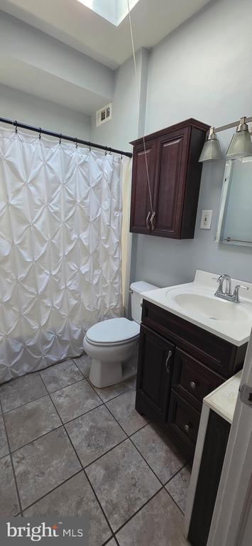 Building Photo - 3720 Foster Ave