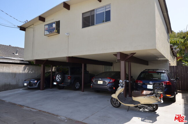 Building Photo - 3113 5th St