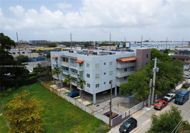 Building Photo - 2536 NW 24th St
