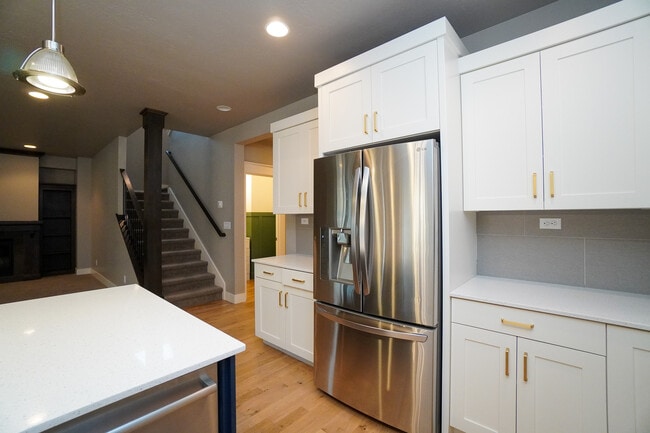 Building Photo - 2303 E Fratello St