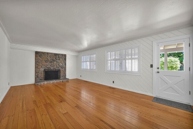 Building Photo - Executive Saratoga Home + ADU | Pool & Spa | Lynbrook High School District