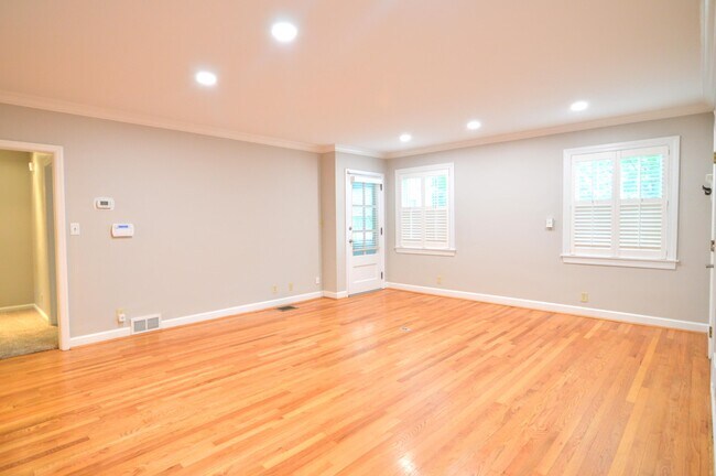 Building Photo - 215 Fort Mitchell Ave