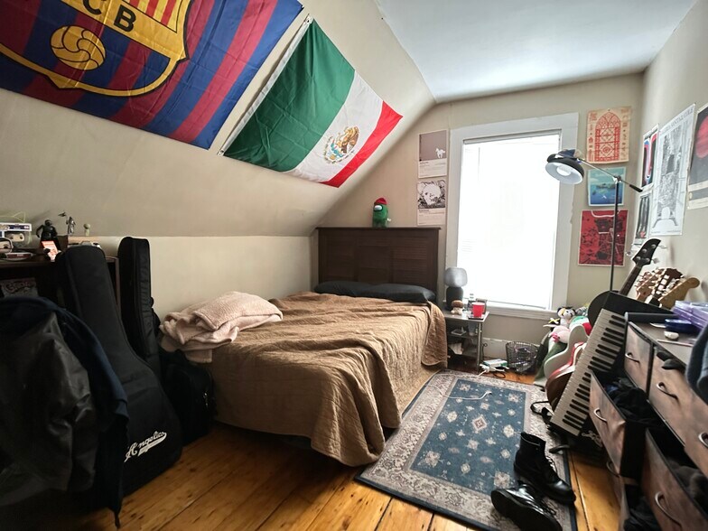 Building Photo - 43 Pratt St