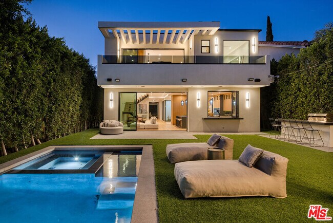 Building Photo - 14822 Hesby St