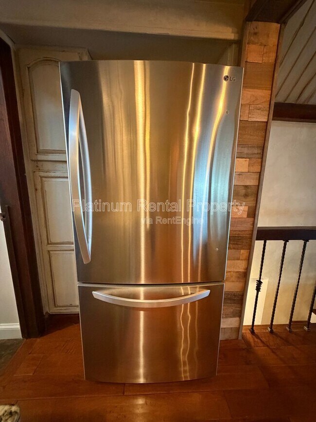 Building Photo - 835 Timber Lake Trail