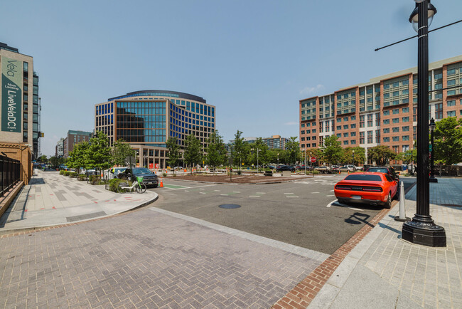 Building Photo - 3 Tingey Square