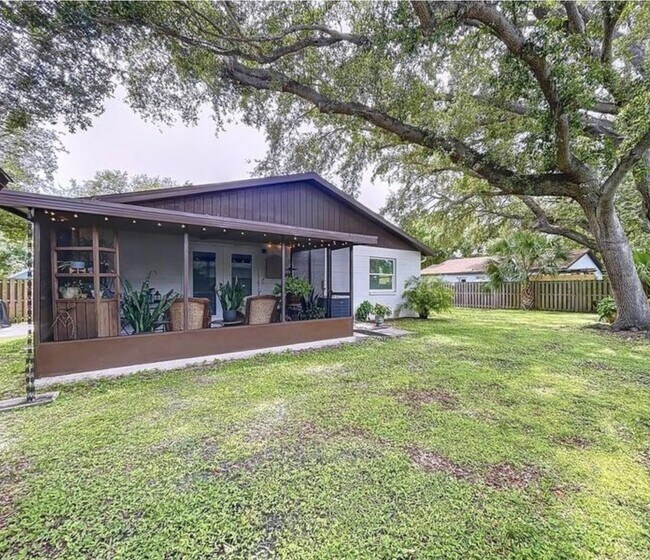 Building Photo - South Tampa RV + Boater’s dream!