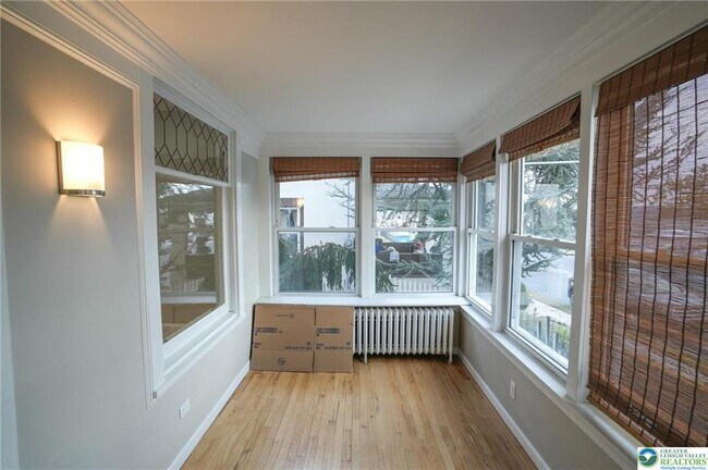 Building Photo - 628 Coal St