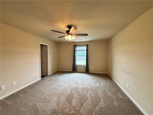 Building Photo - 160 Innis Brk Cir SW