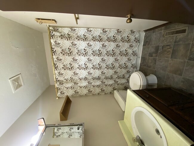 Building Photo - 3555 W 30th St